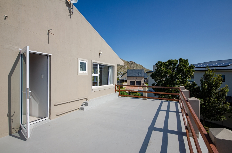 4 Bedroom Property for Sale in Pringle Bay Western Cape
